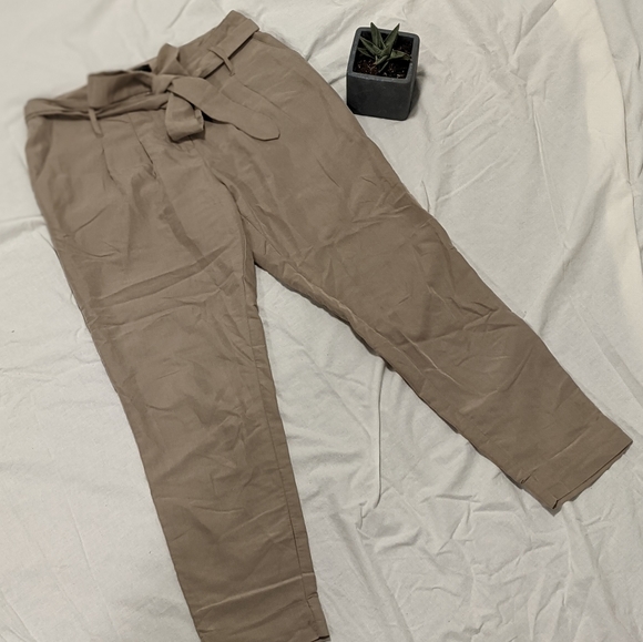 Paperbag pleated pants - Picture 2 of 4